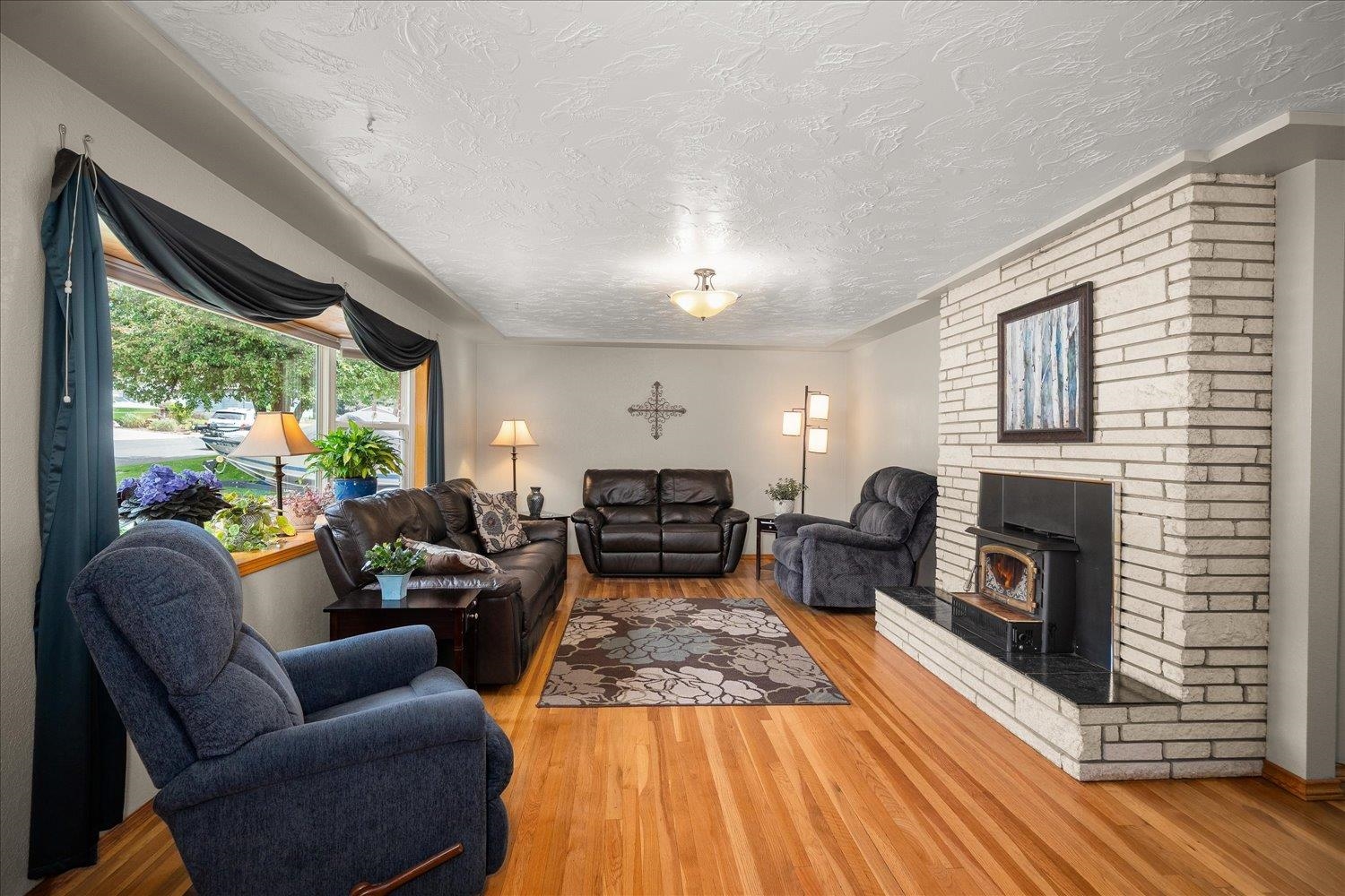 2805 W Woodside Ave - Photo 5
