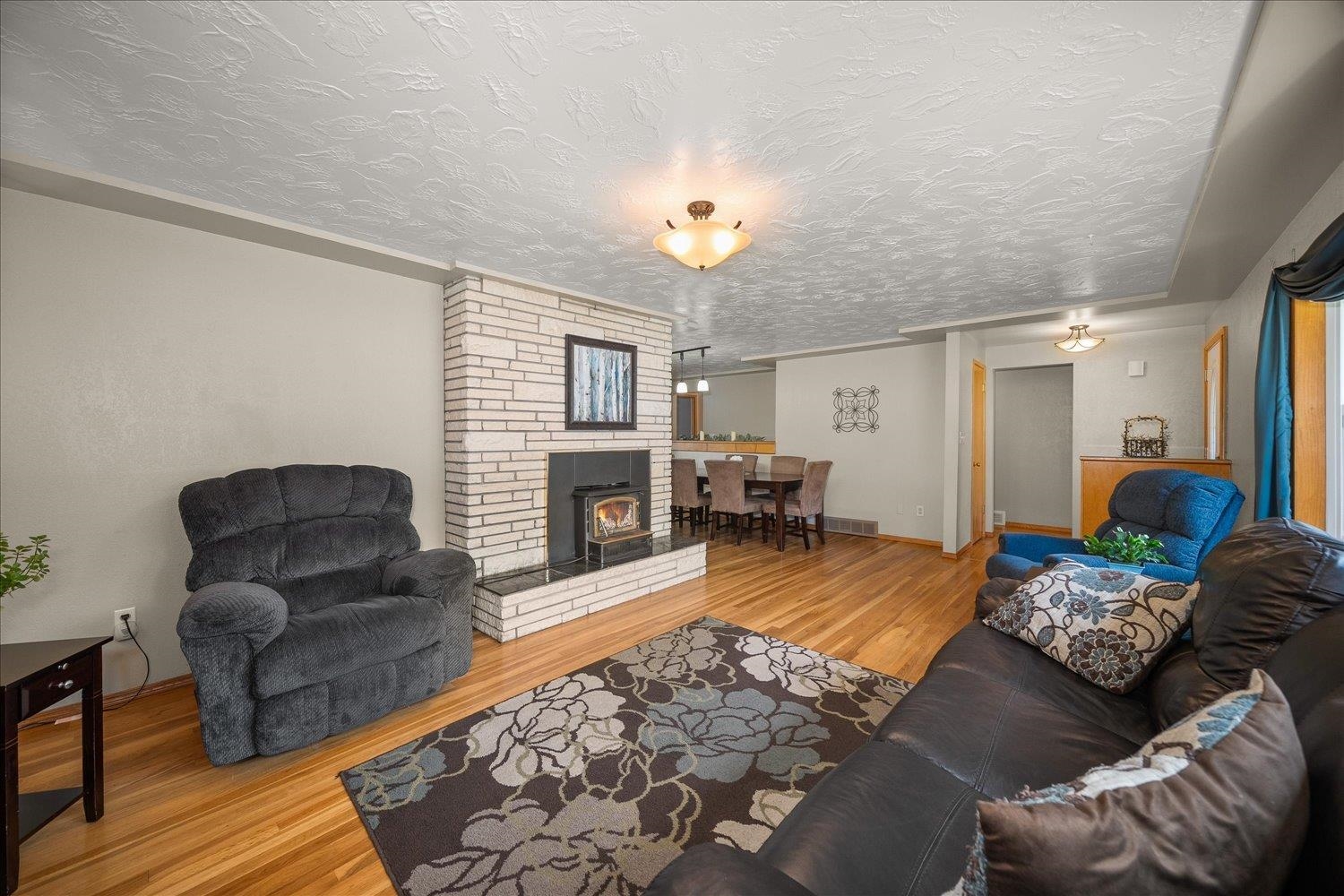 2805 W Woodside Ave - Photo 6