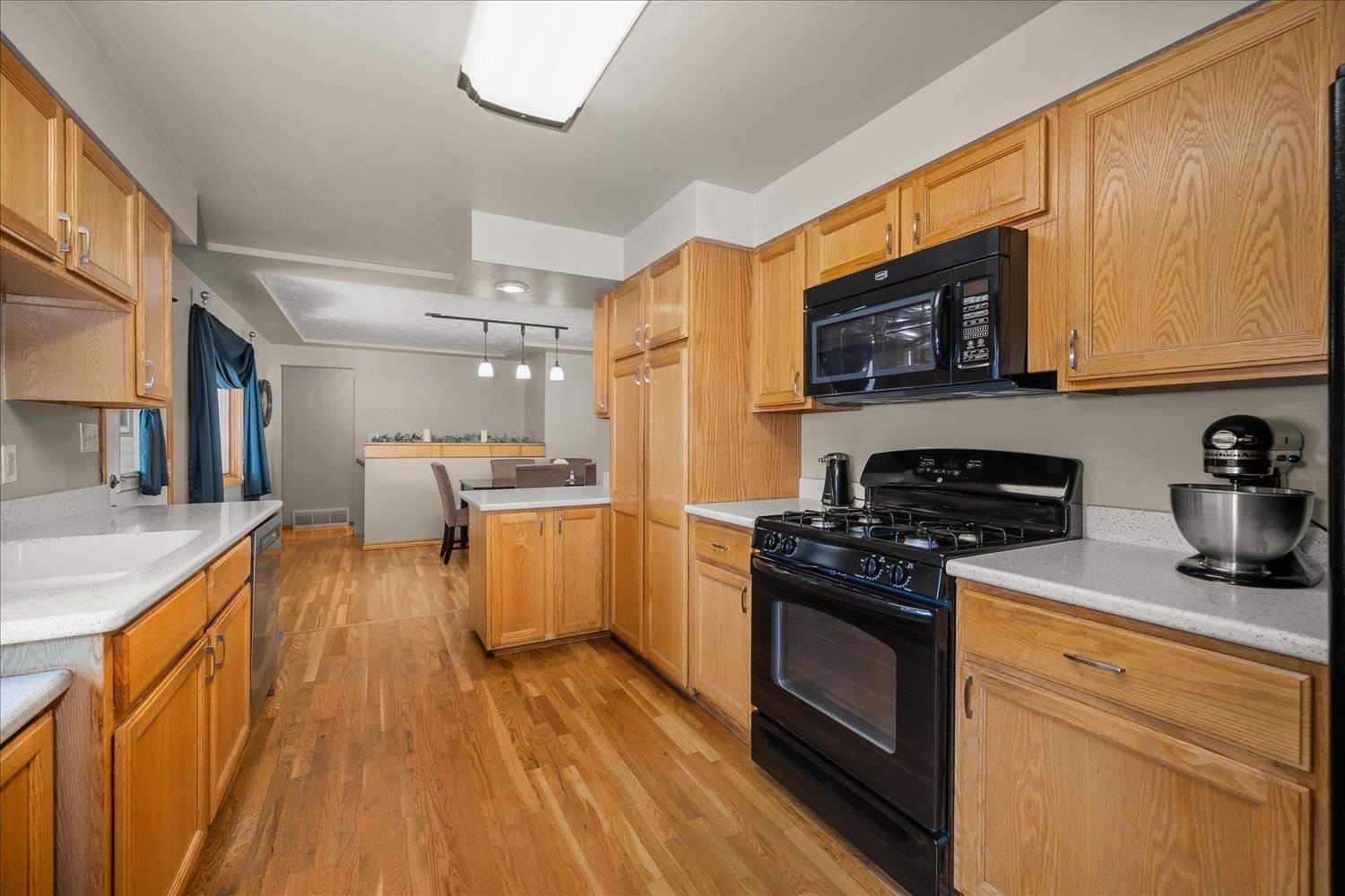 2805 W Woodside Ave - Photo 13