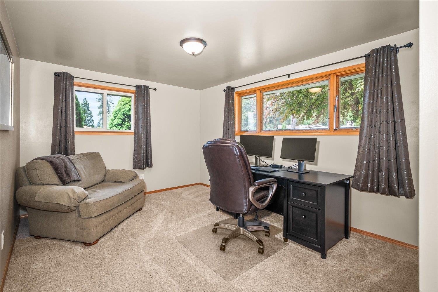 2805 W Woodside Ave - Photo 18