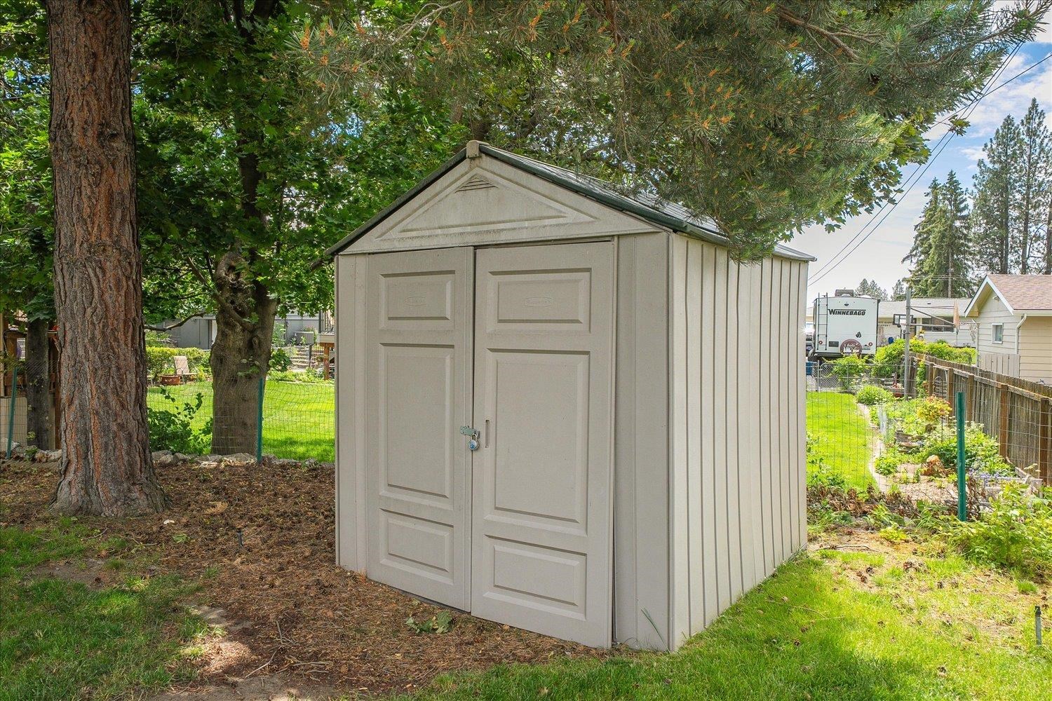 2805 W Woodside Ave - Photo 49