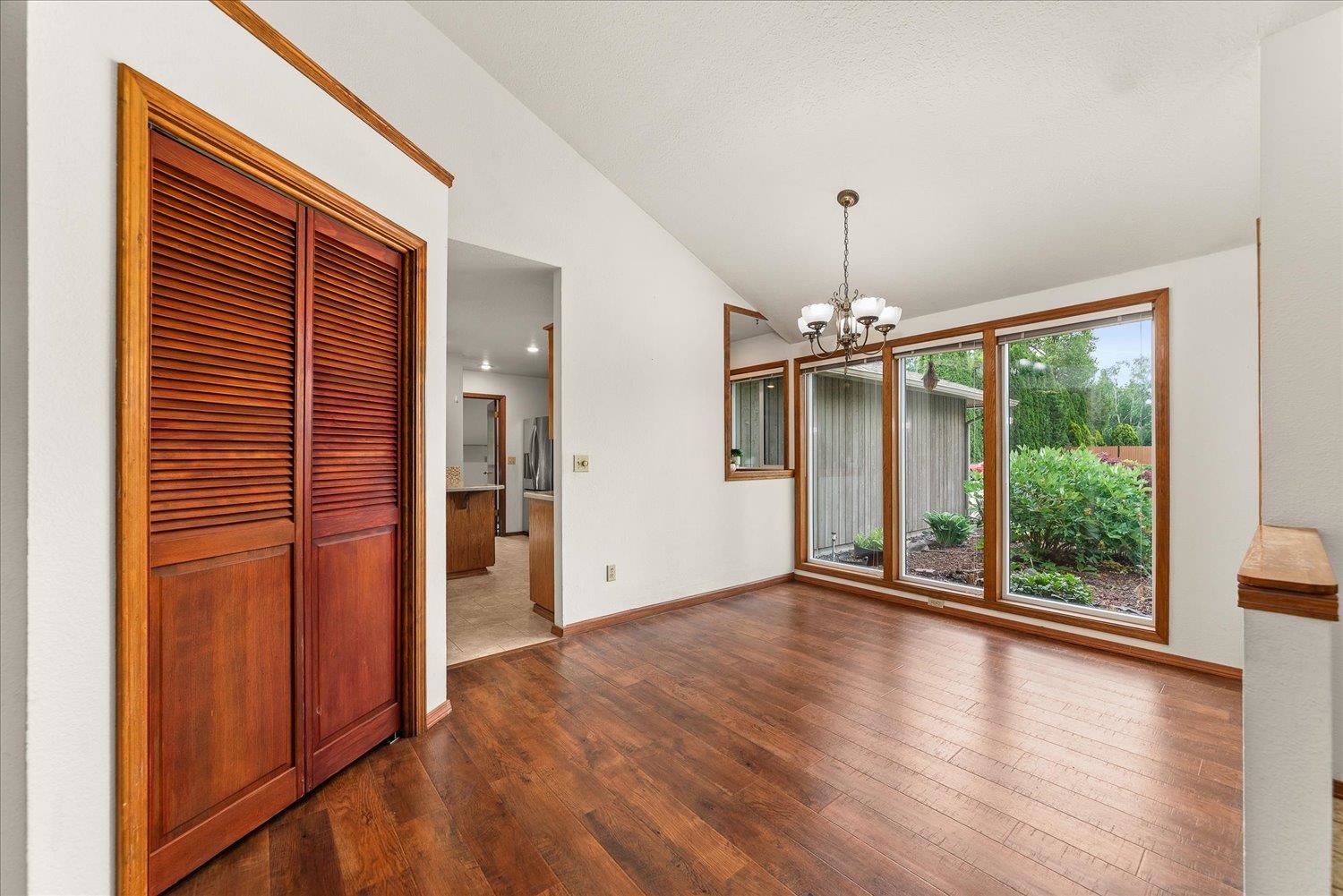 2115 E 56th Ct - Photo 7