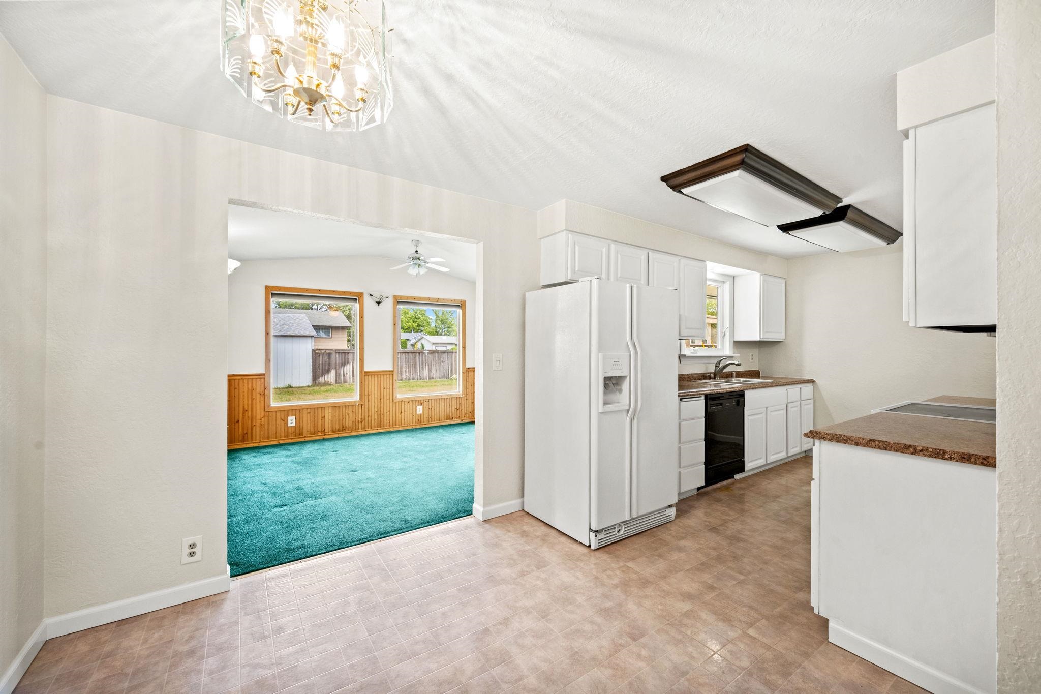 721 E Lyons Ave - Photo 8
