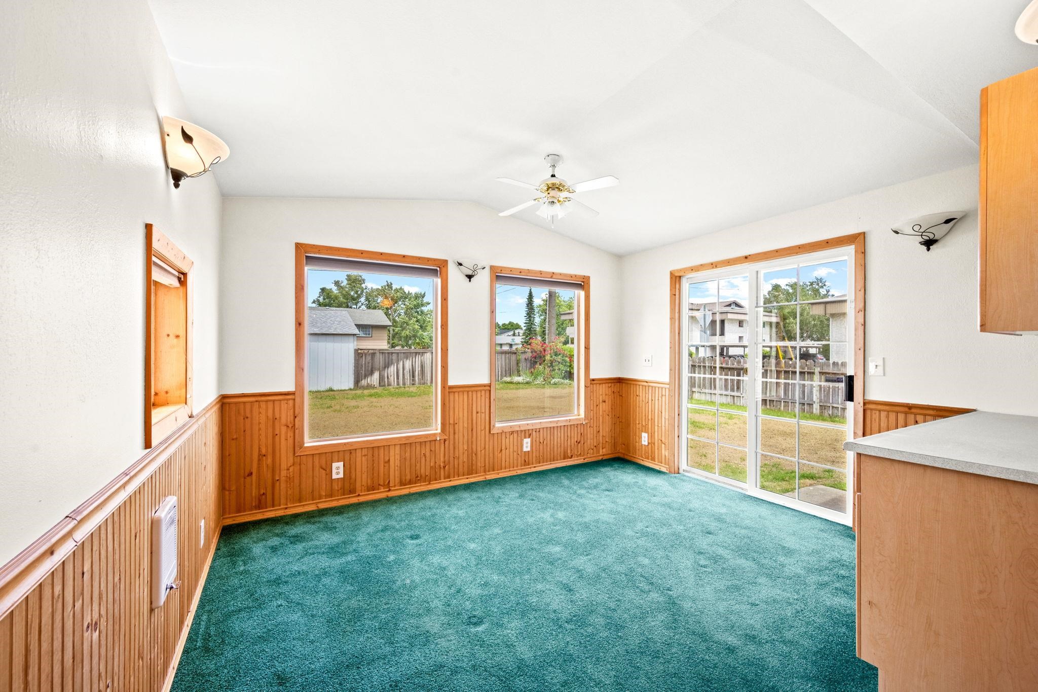 721 E Lyons Ave - Photo 12