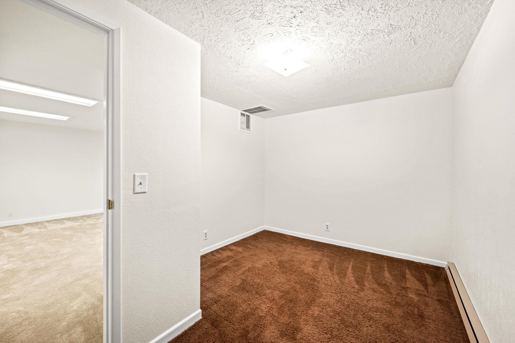 721 E Lyons Ave - Photo 23