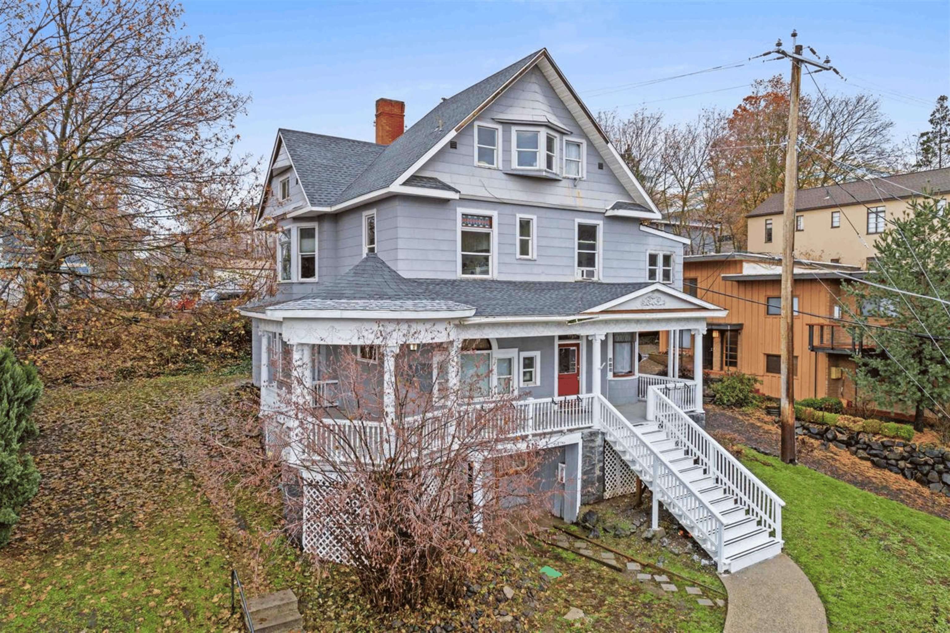611 S Bernard St - Photo 3