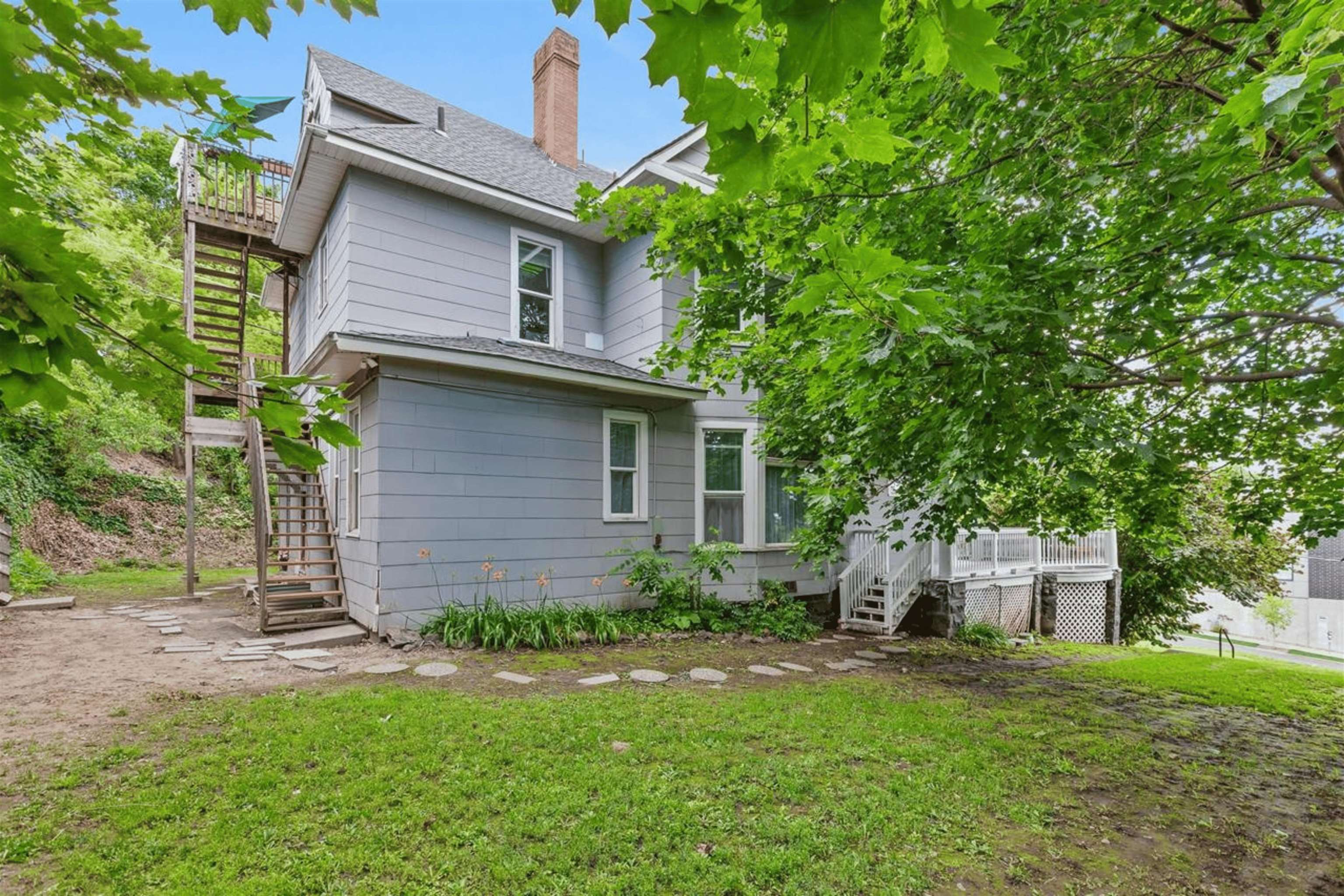 611 S Bernard St - Photo 4