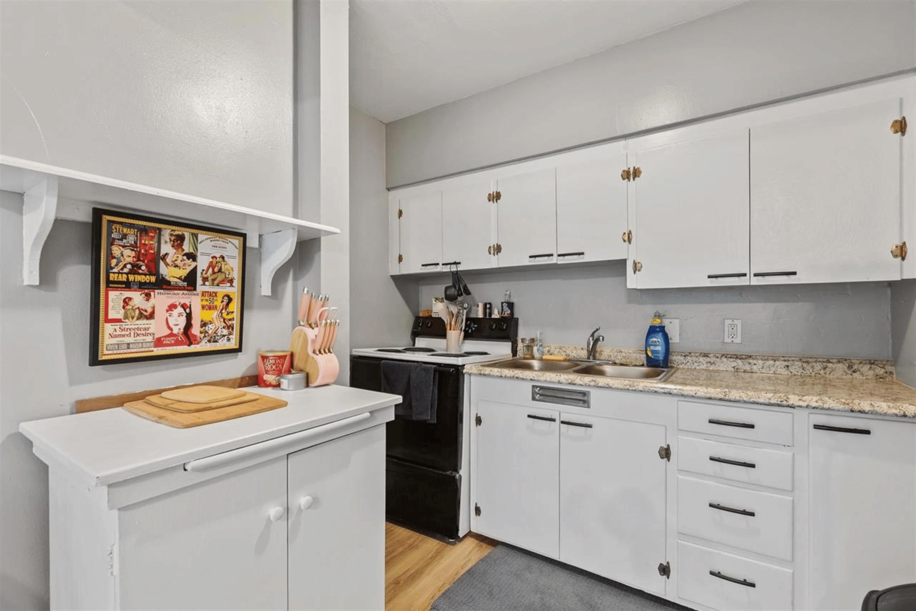 611 S Bernard St - Photo 9