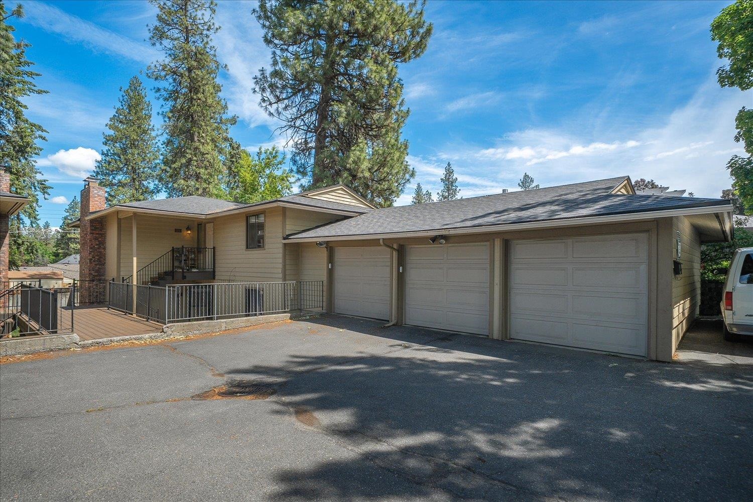 1225 E 29th Ave - Photo 2