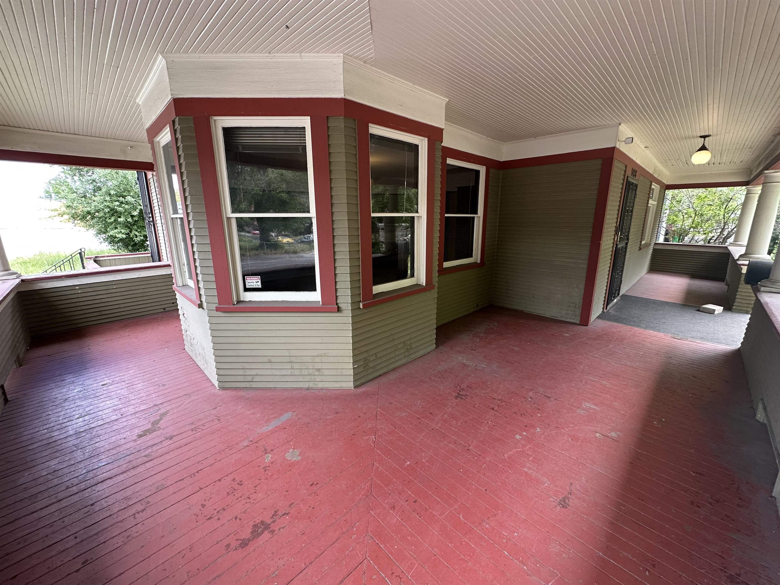 1428 N Lincoln St - Photo 2
