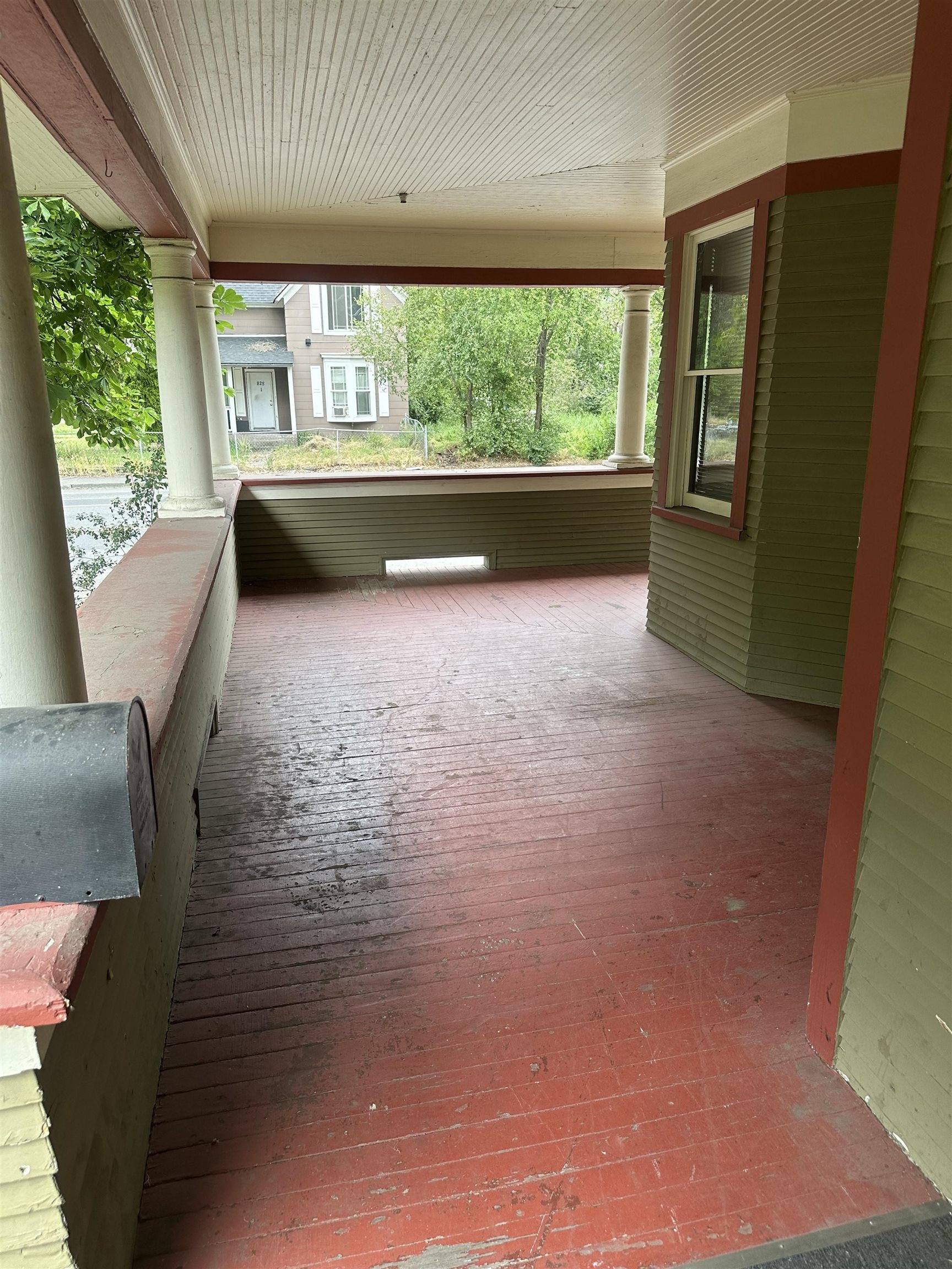 1428 N Lincoln St - Photo 3