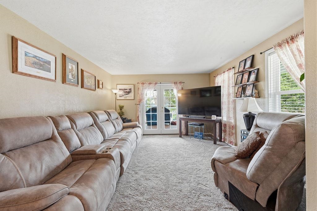 227 E Stringham Rd - Photo 3