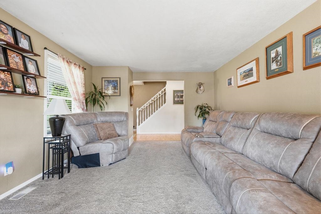 227 E Stringham Rd - Photo 4