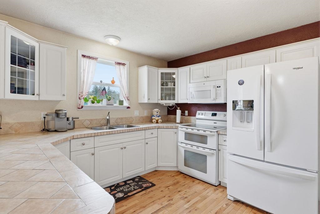 227 E Stringham Rd - Photo 7