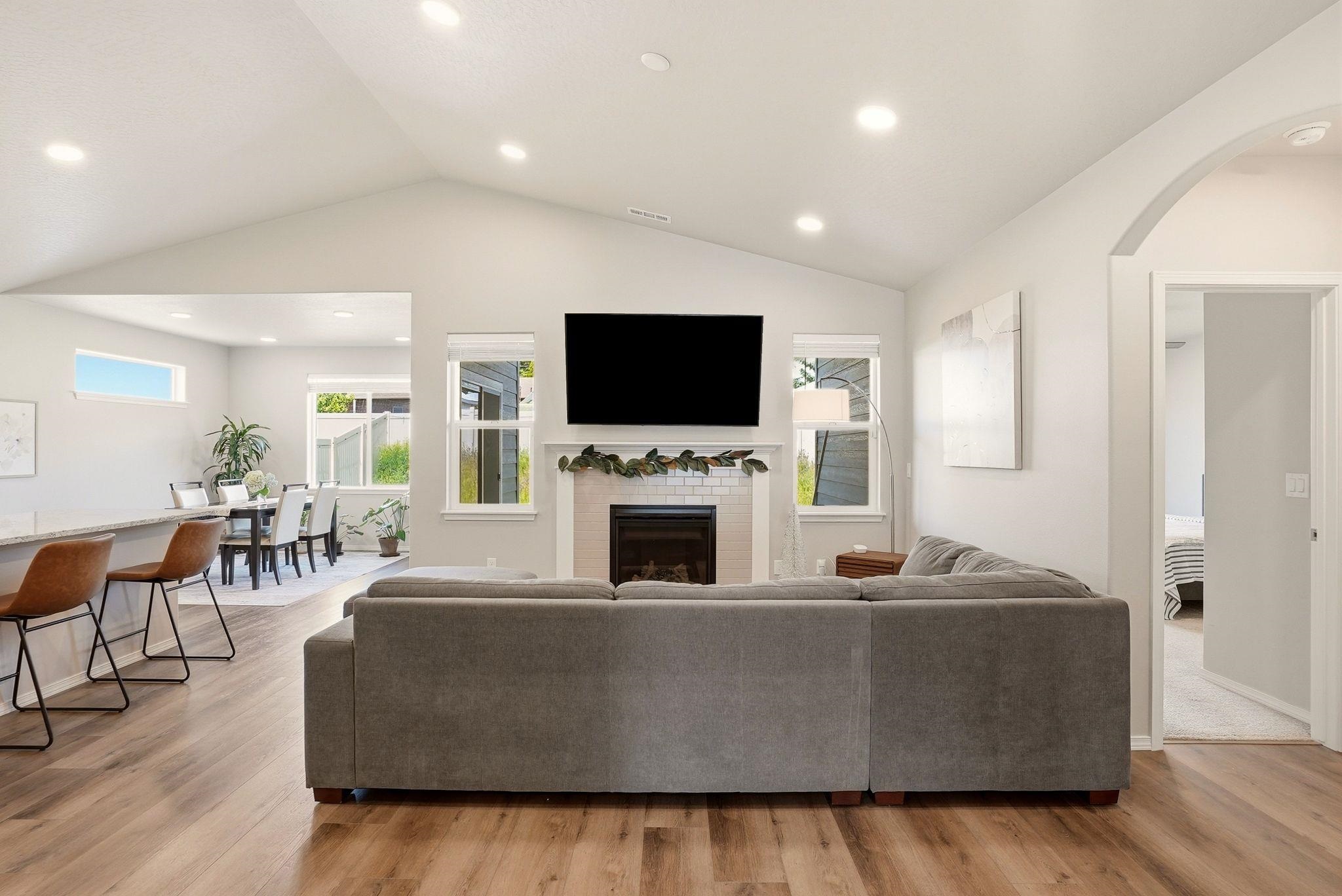 2086 W Walker Ave - Photo 8
