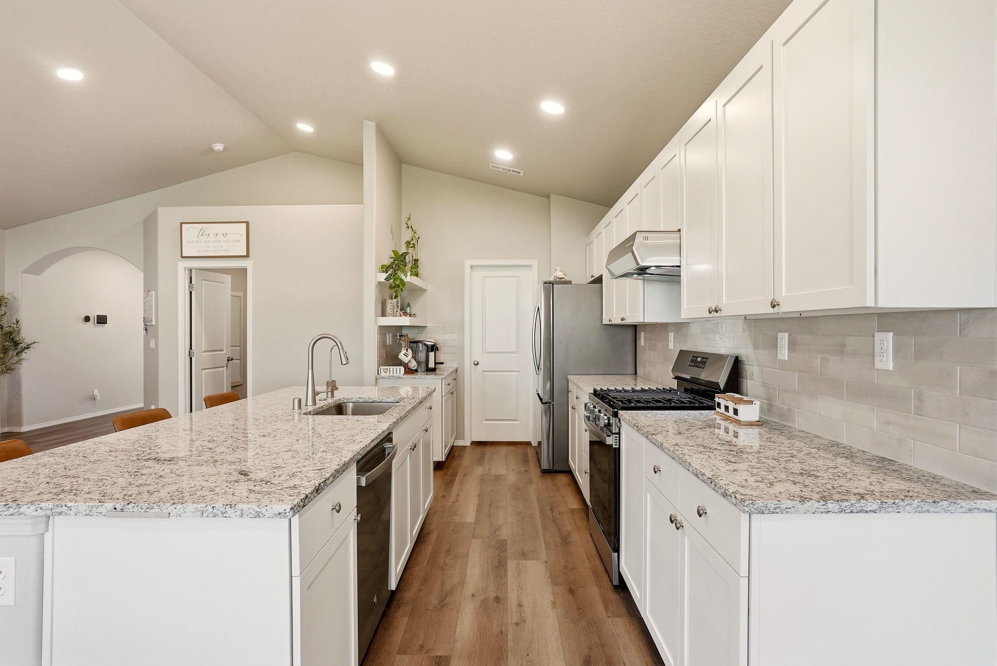 2086 W Walker Ave - Photo 13