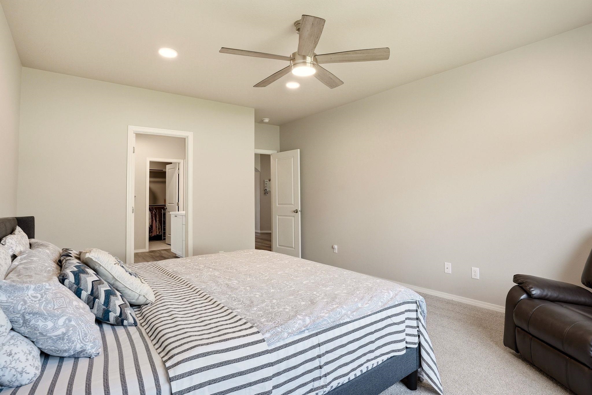 2086 W Walker Ave - Photo 18