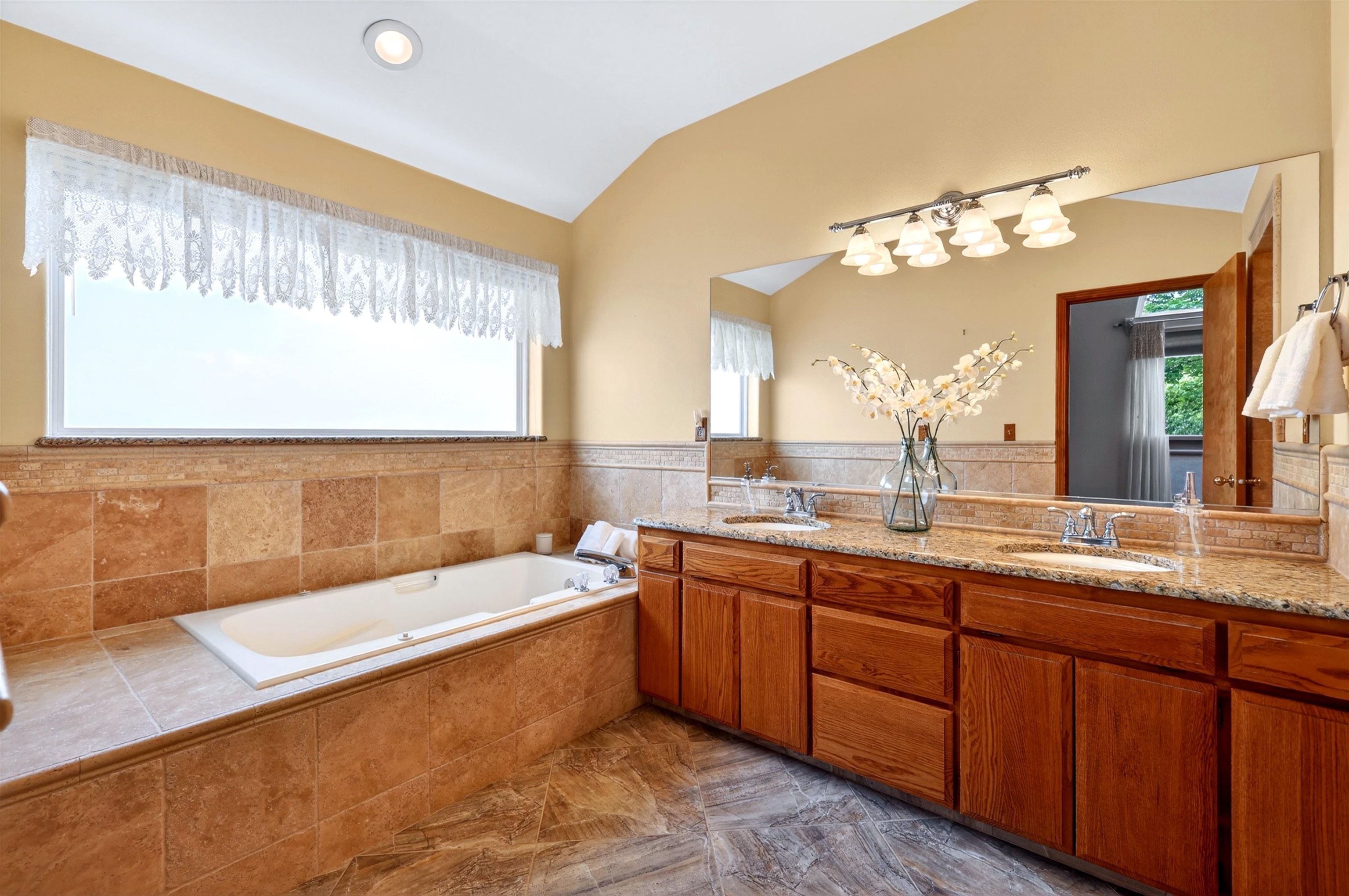 2524 S Bolivar Ct - Photo 8