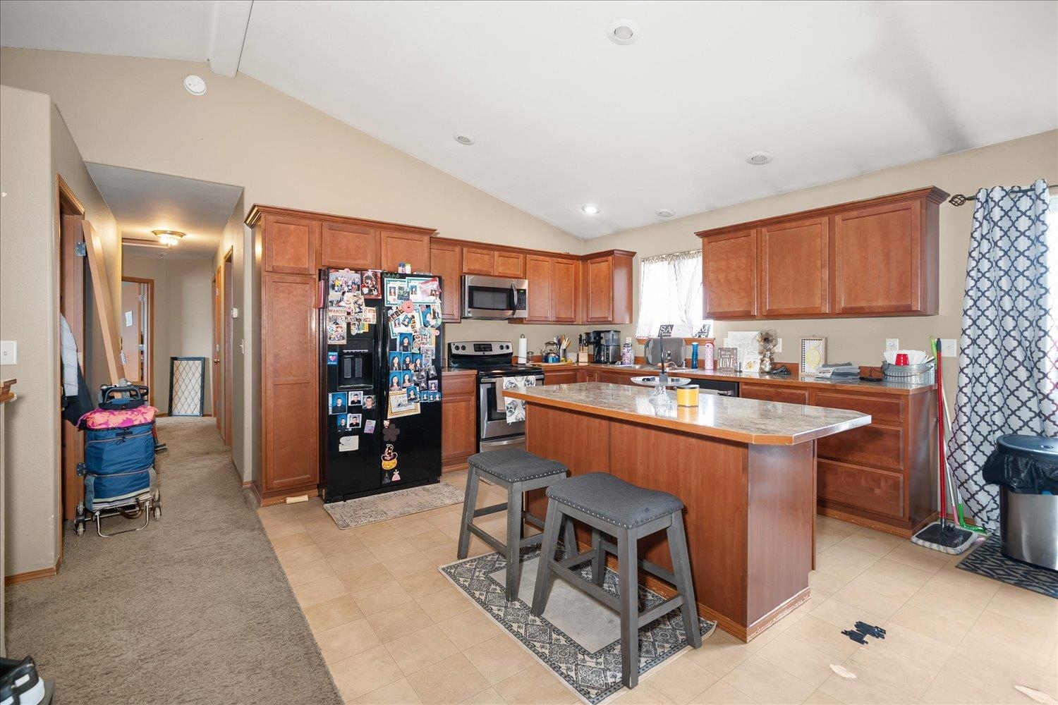 728 E Carrie Dr - Photo 3