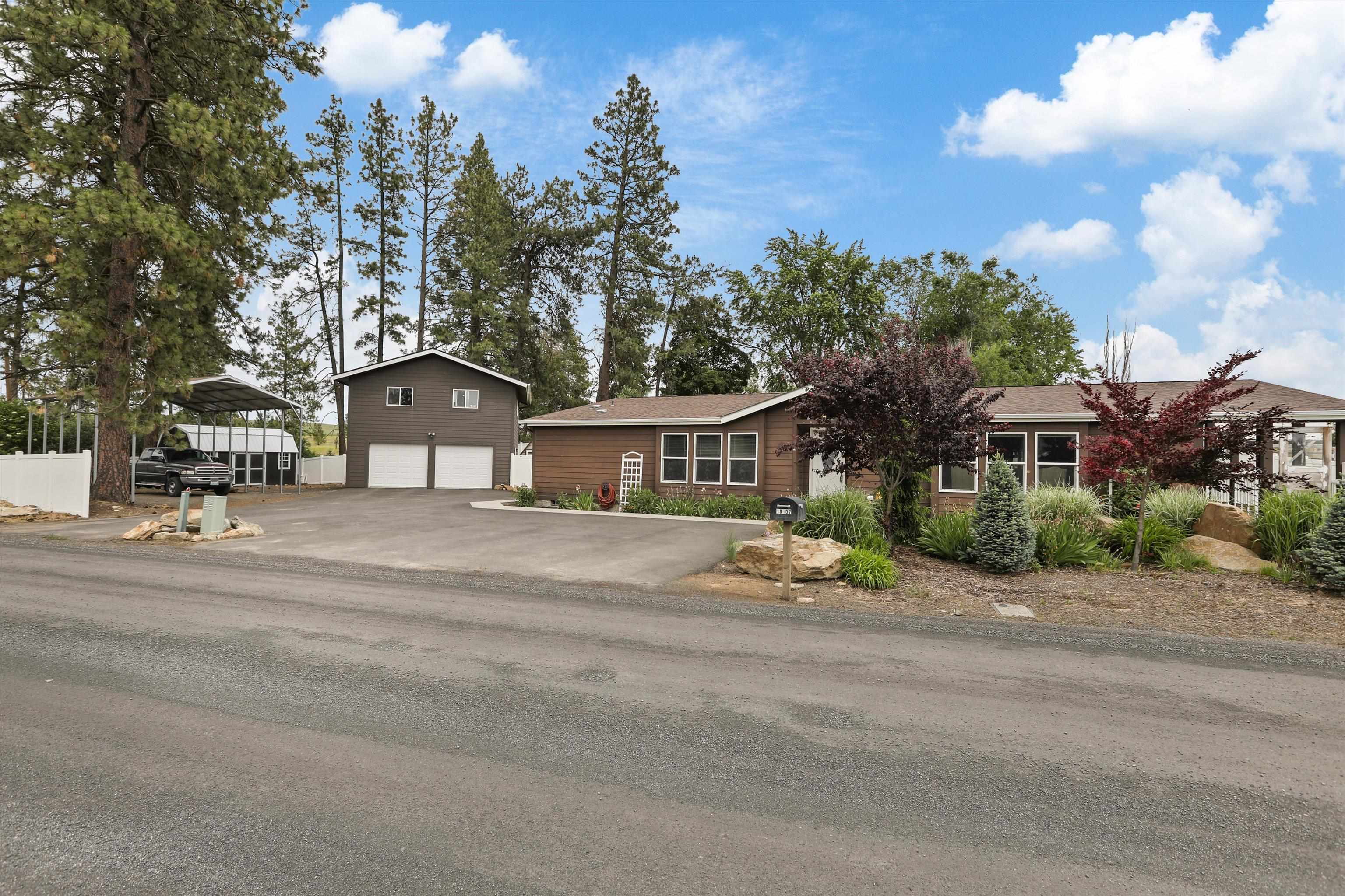 10907 S Pinecroft Rd - Photo 1