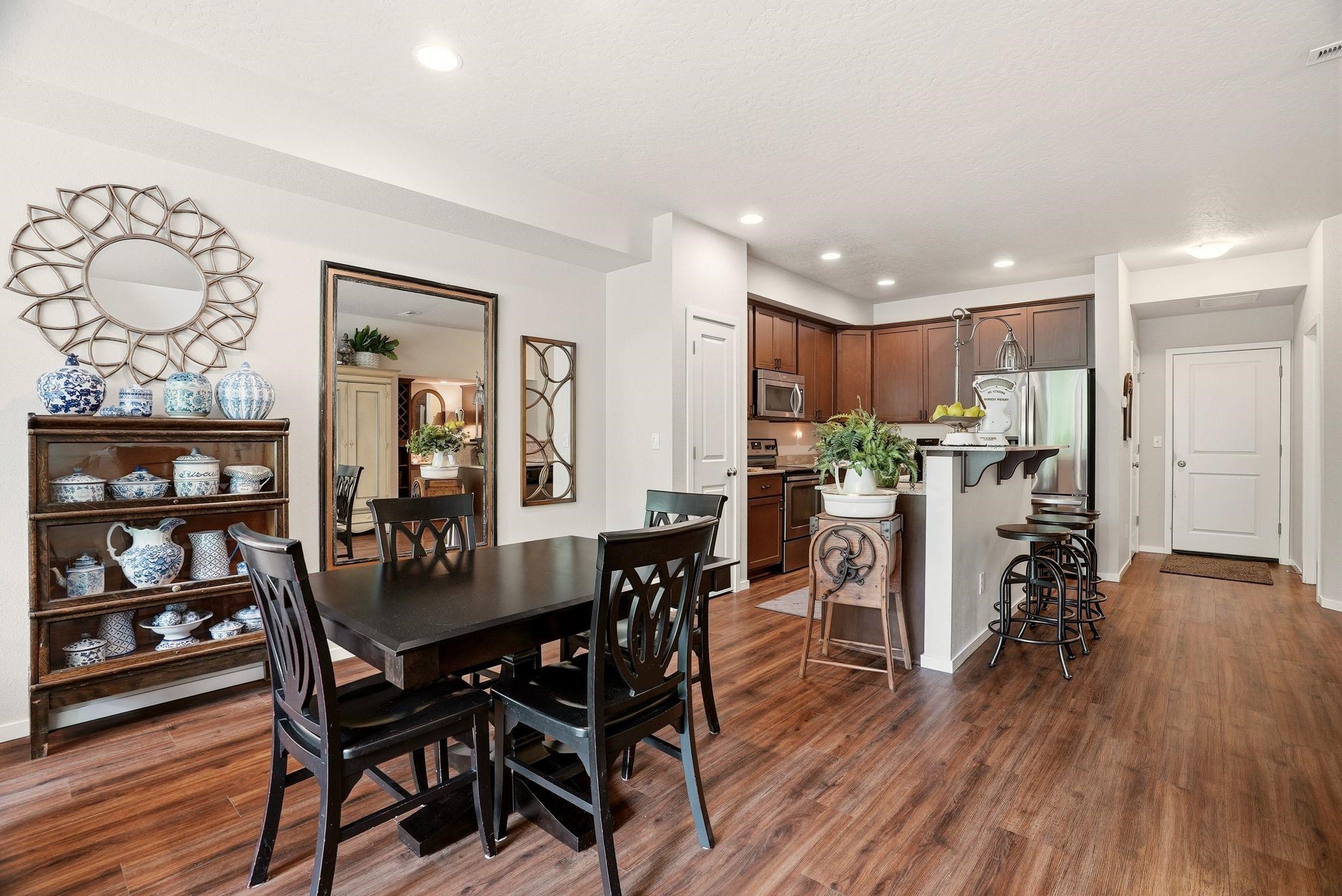 1908 W Summit Pkwy - Photo 9