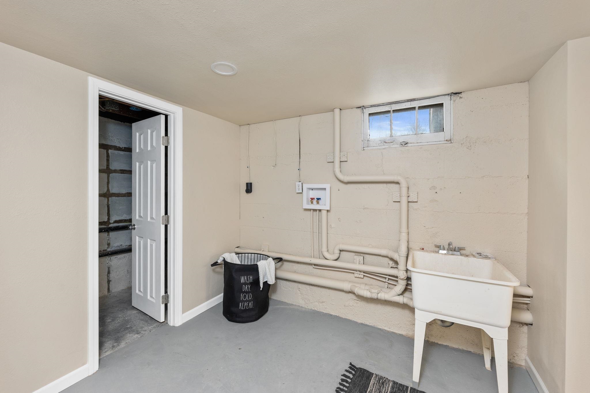 8222 E Valleyway Ave - Photo 23