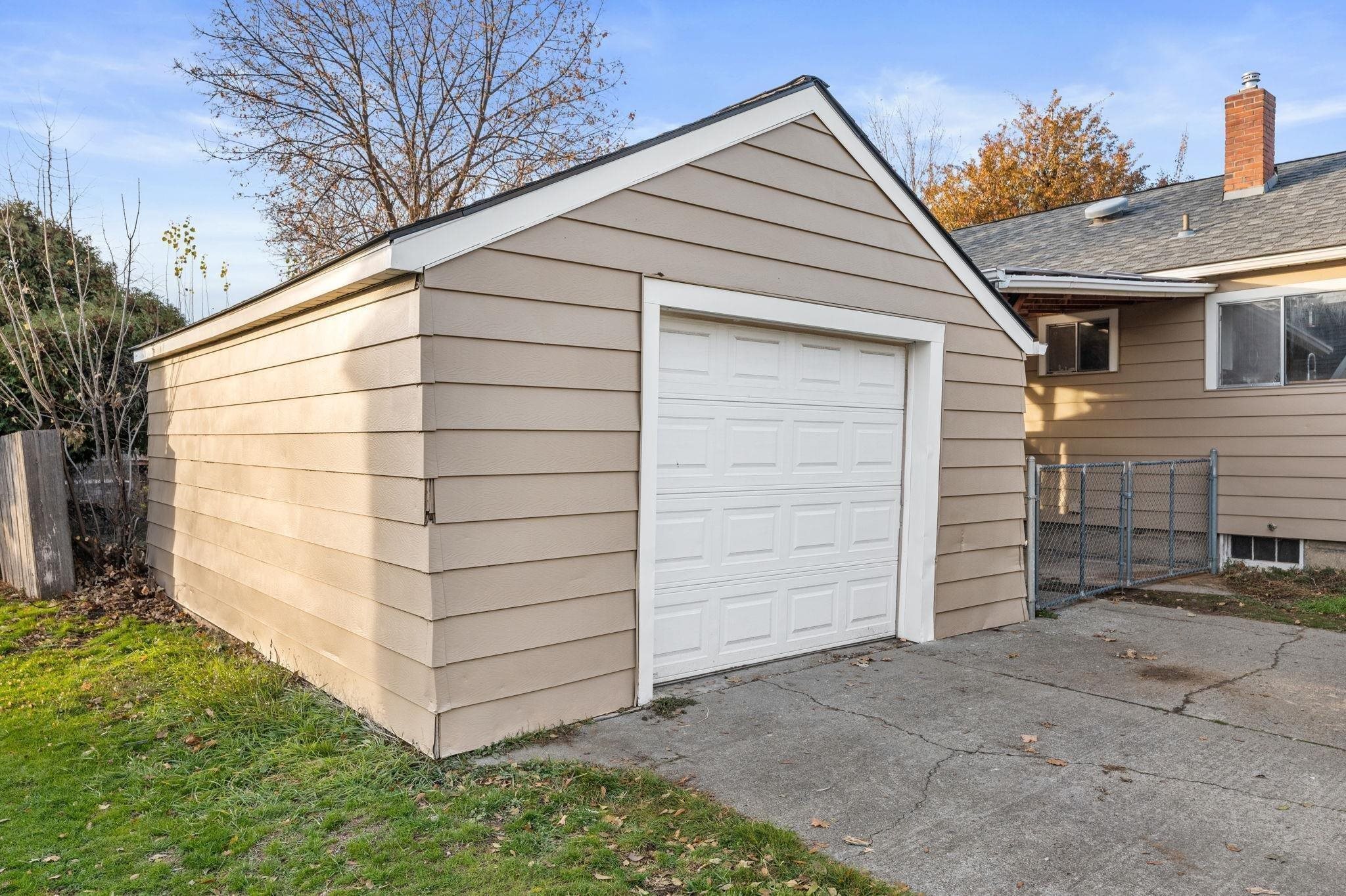 8222 E Valleyway Ave - Photo 24