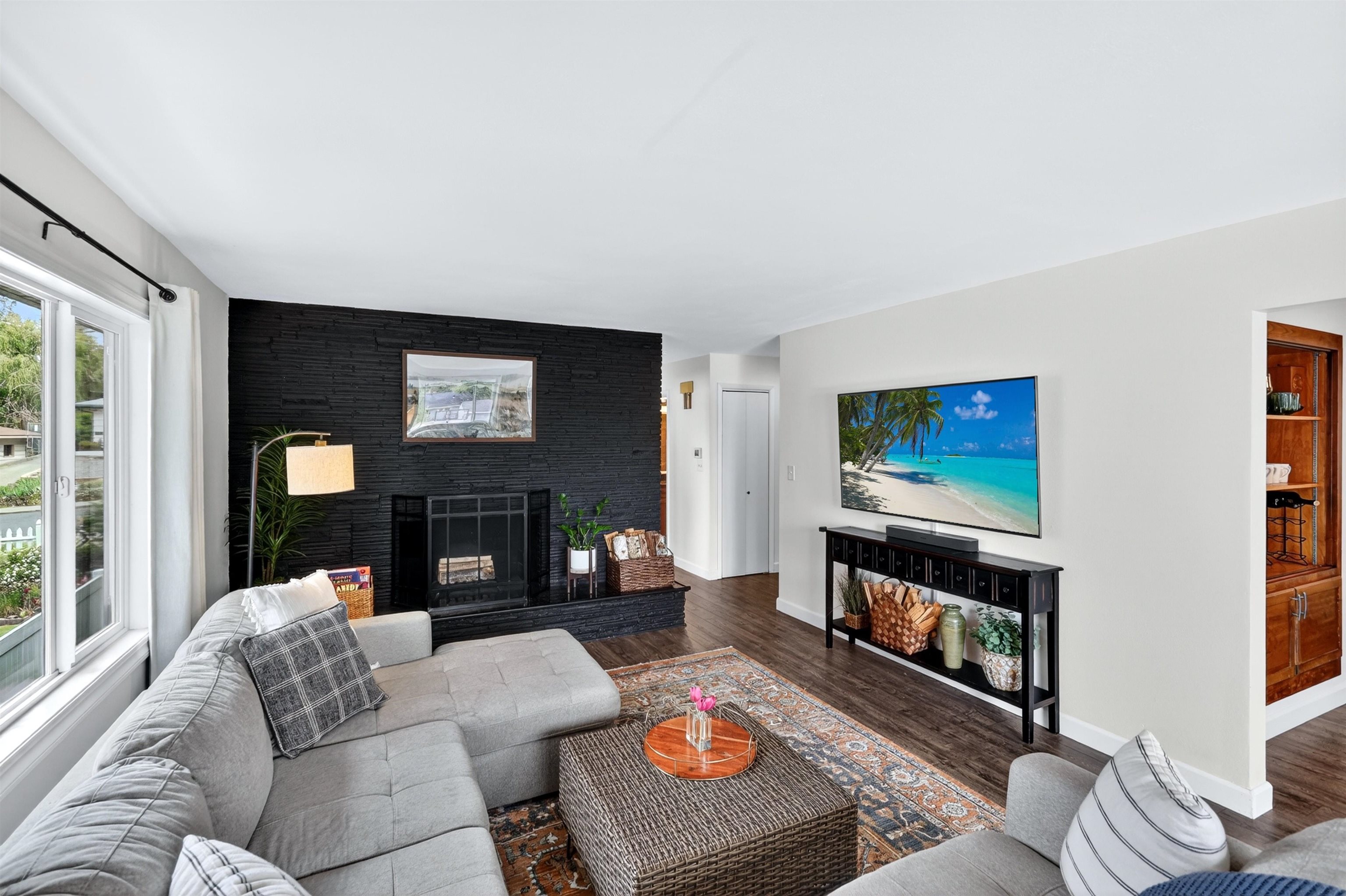 4515 N C St - Photo 3