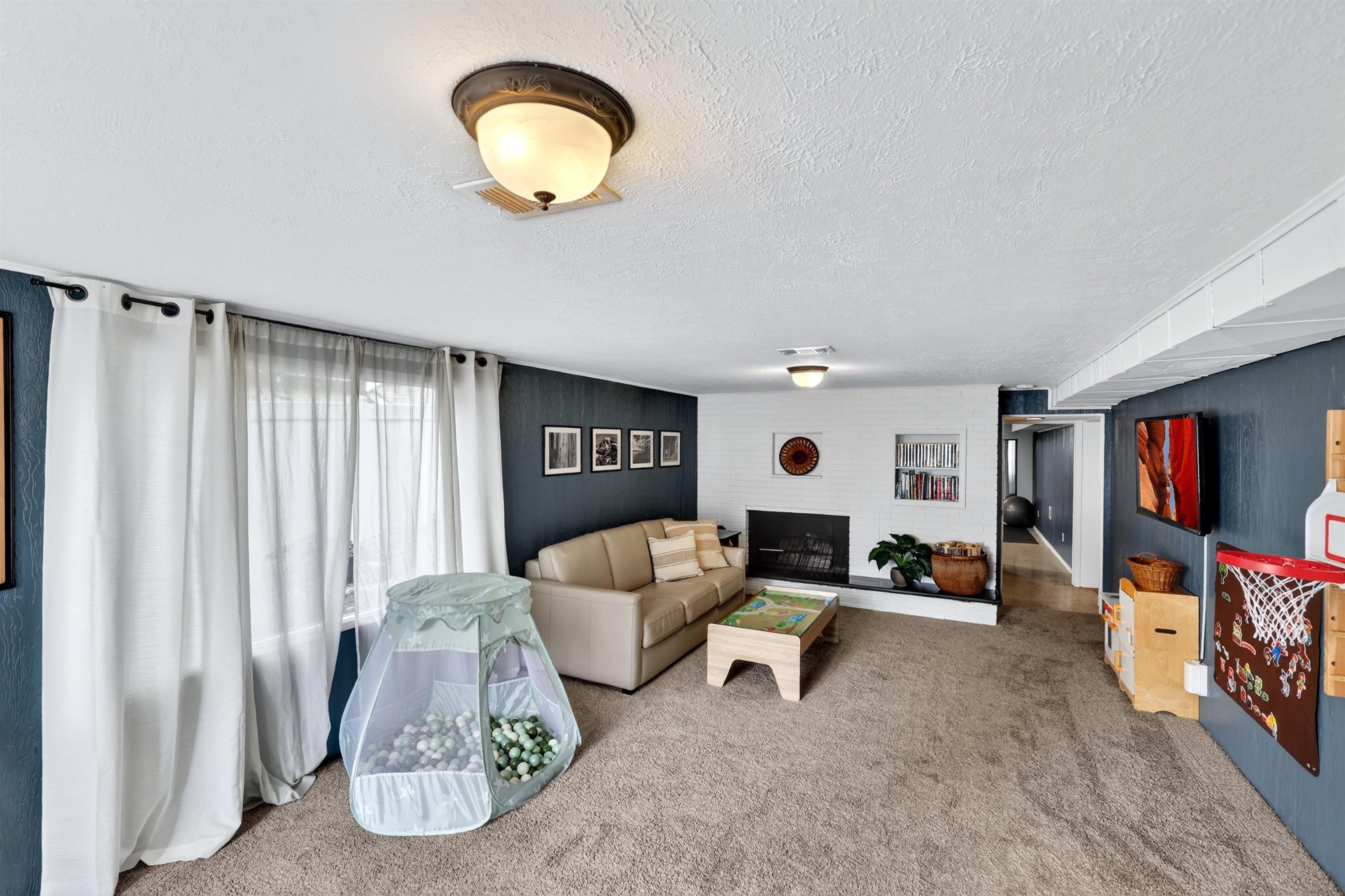 4515 N C St - Photo 28