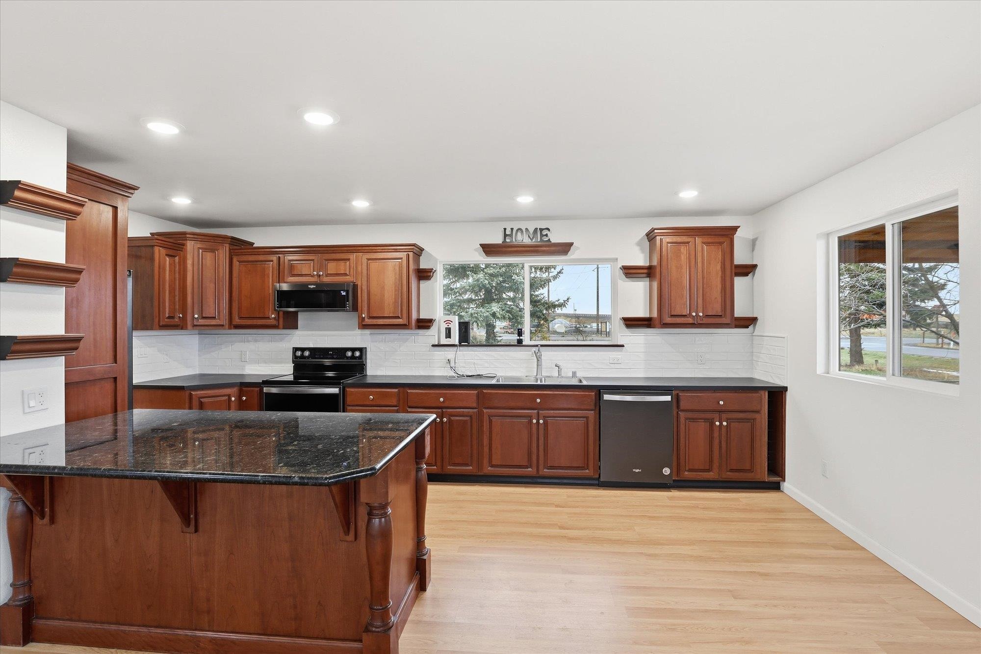 50 Sinclair St - Photo 2