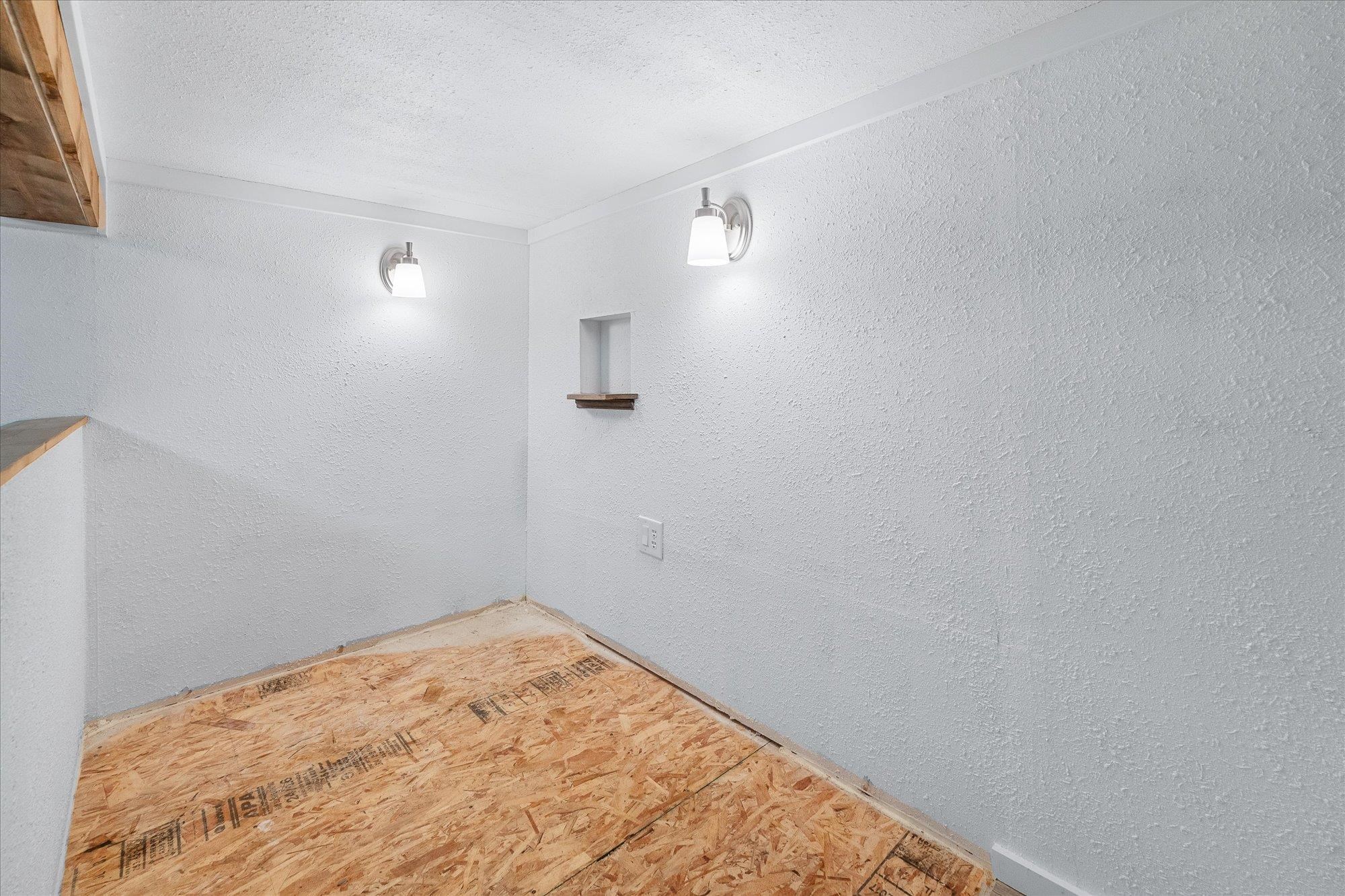13123 E 3rd Ave - Photo 21