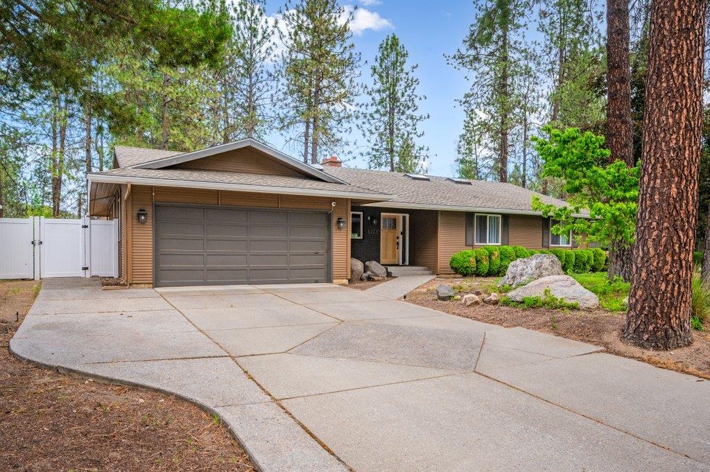 924 W Bellwood Dr - Photo 2