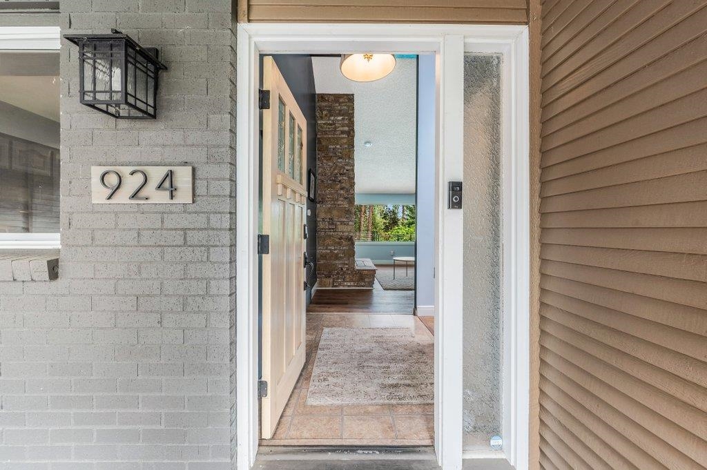 924 W Bellwood Dr - Photo 4