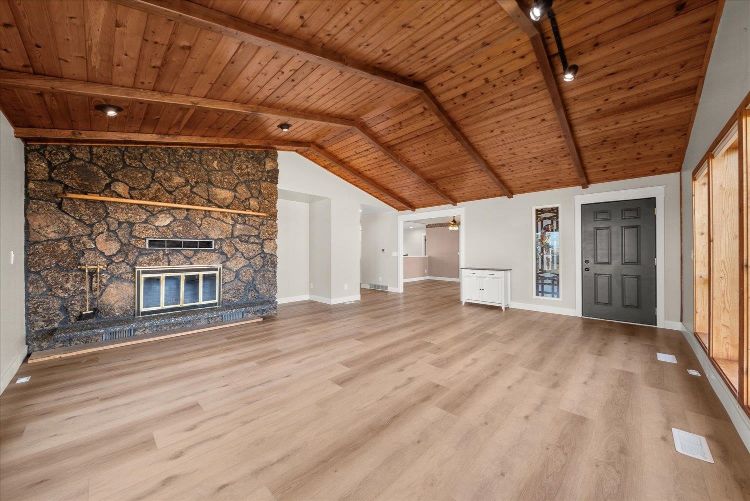 1112 E Jennings Rd - Photo 9