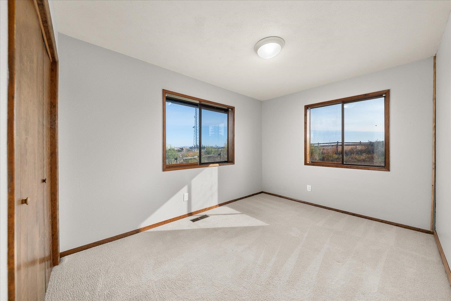1112 E Jennings Rd - Photo 42