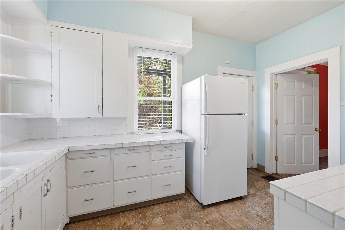 801 W Kiernan Ave - Photo 9