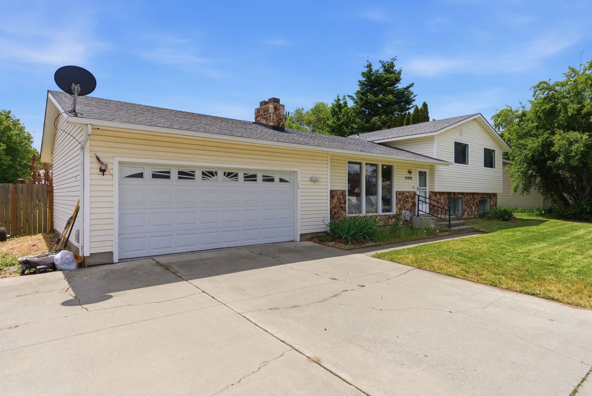14406 E 7th Ave - Photo 1