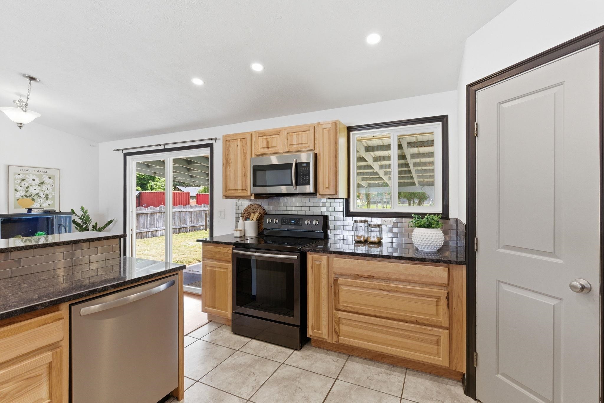 14406 E 7th Ave - Photo 20