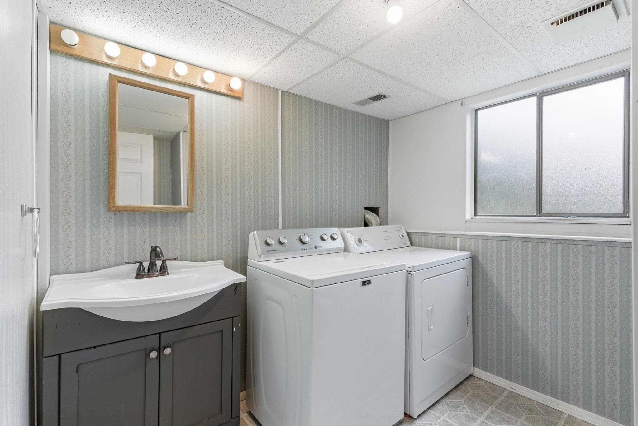14406 E 7th Ave - Photo 33