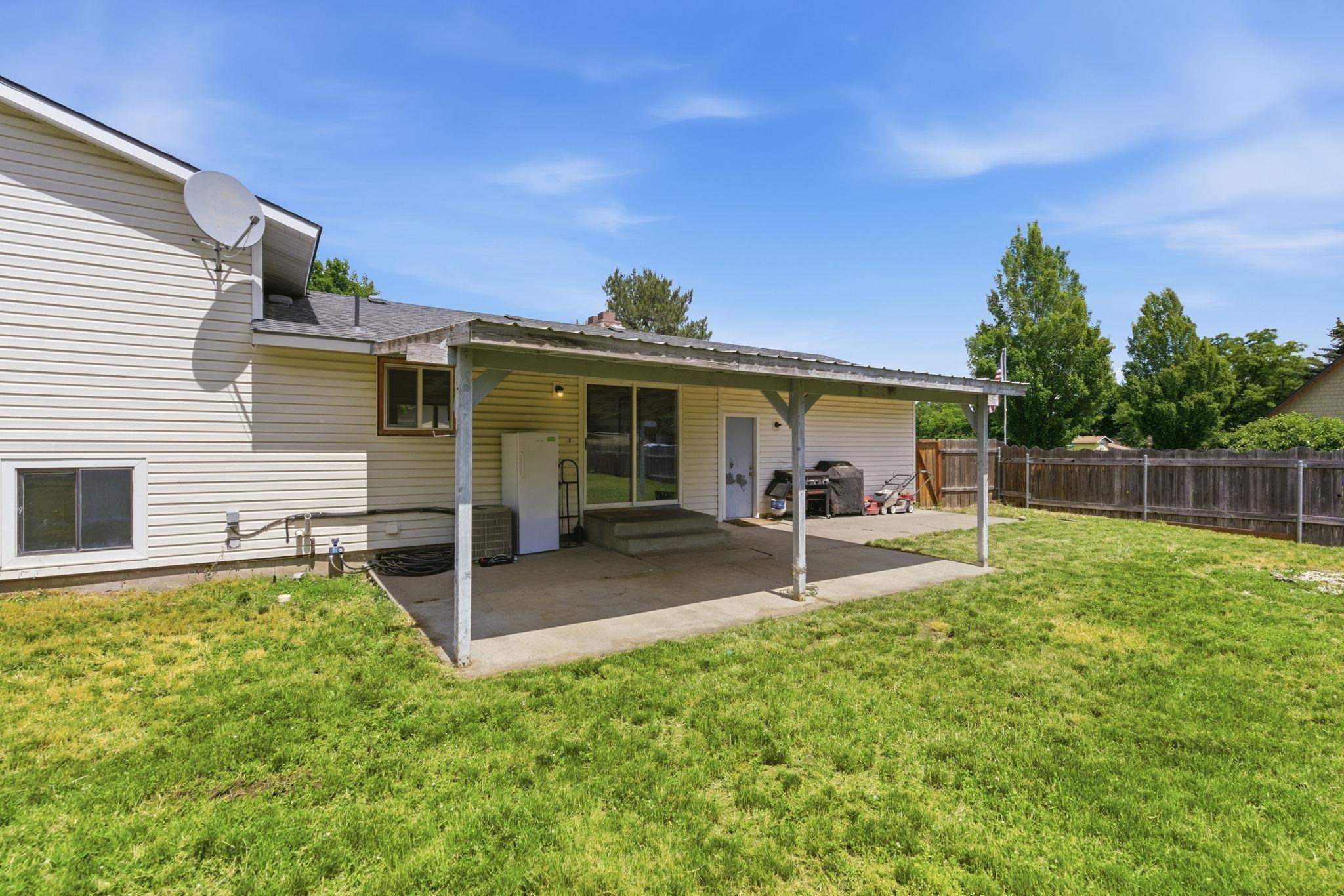 14406 E 7th Ave - Photo 45