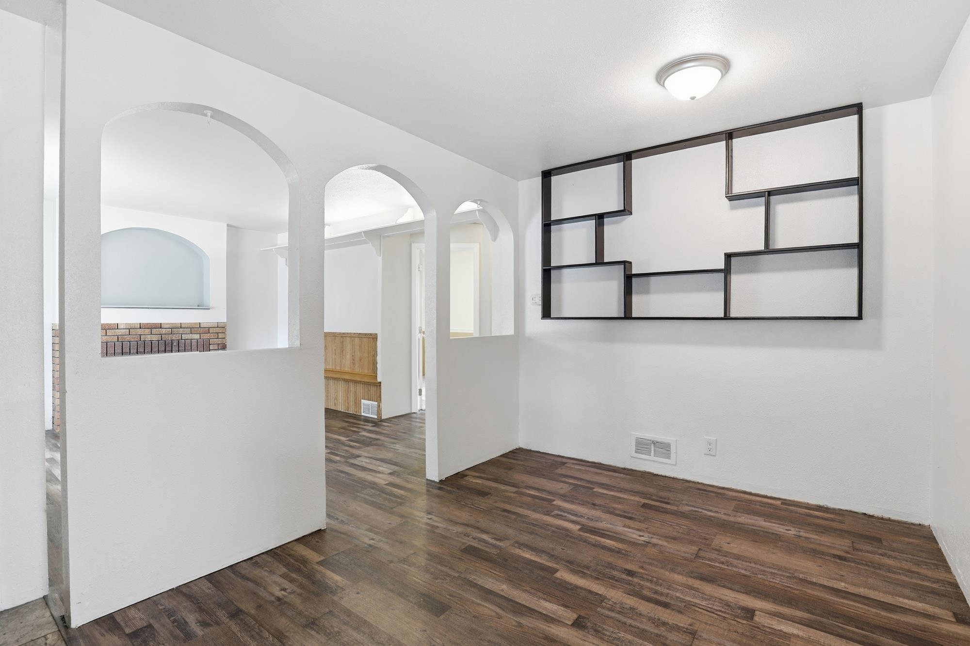 4607 N G St - Photo 2
