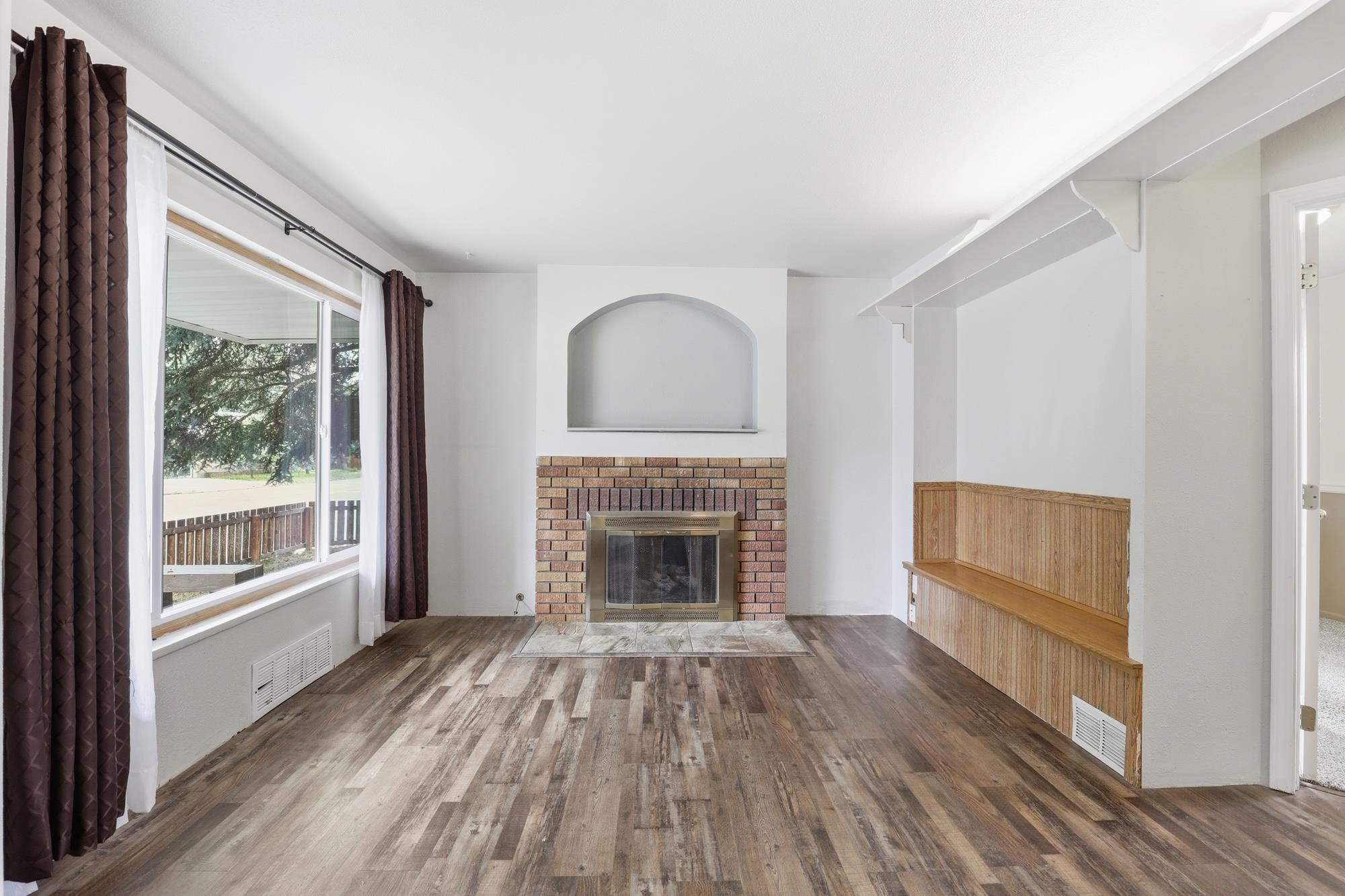 4607 N G St - Photo 4