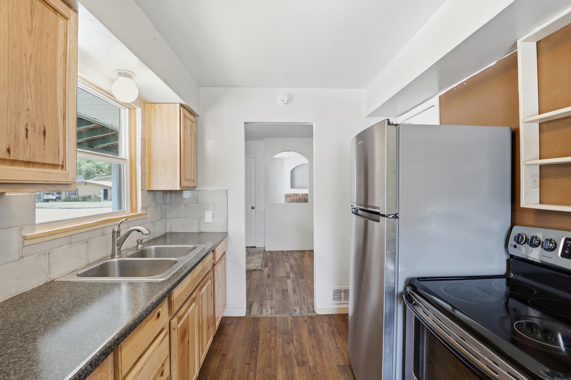 4607 N G St - Photo 7