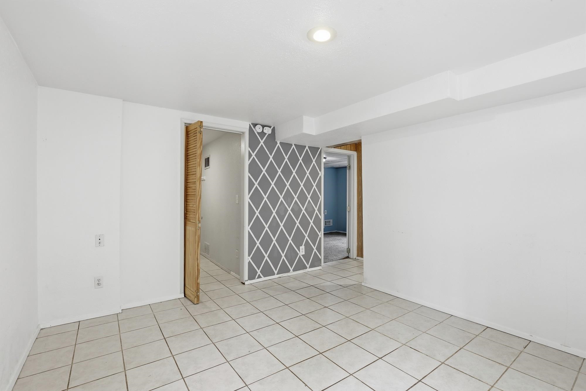 4607 N G St - Photo 14