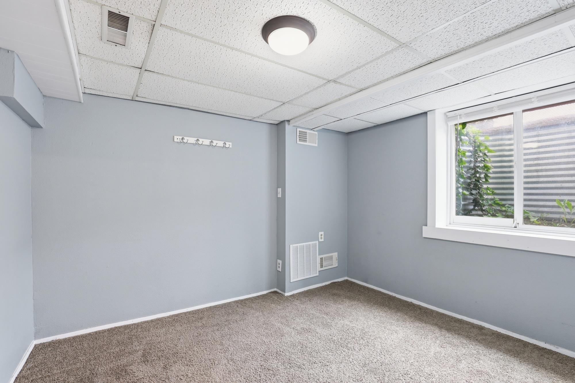 4607 N G St - Photo 18