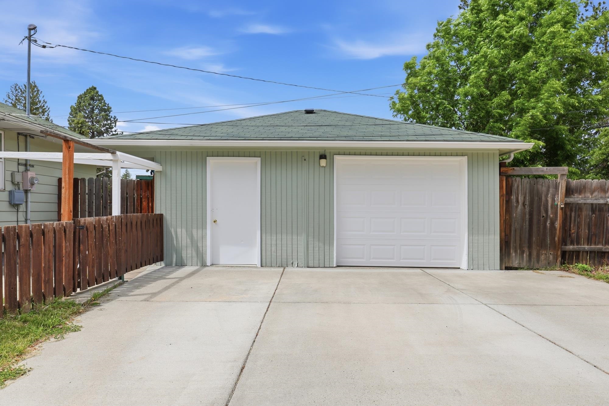 4607 N G St - Photo 29