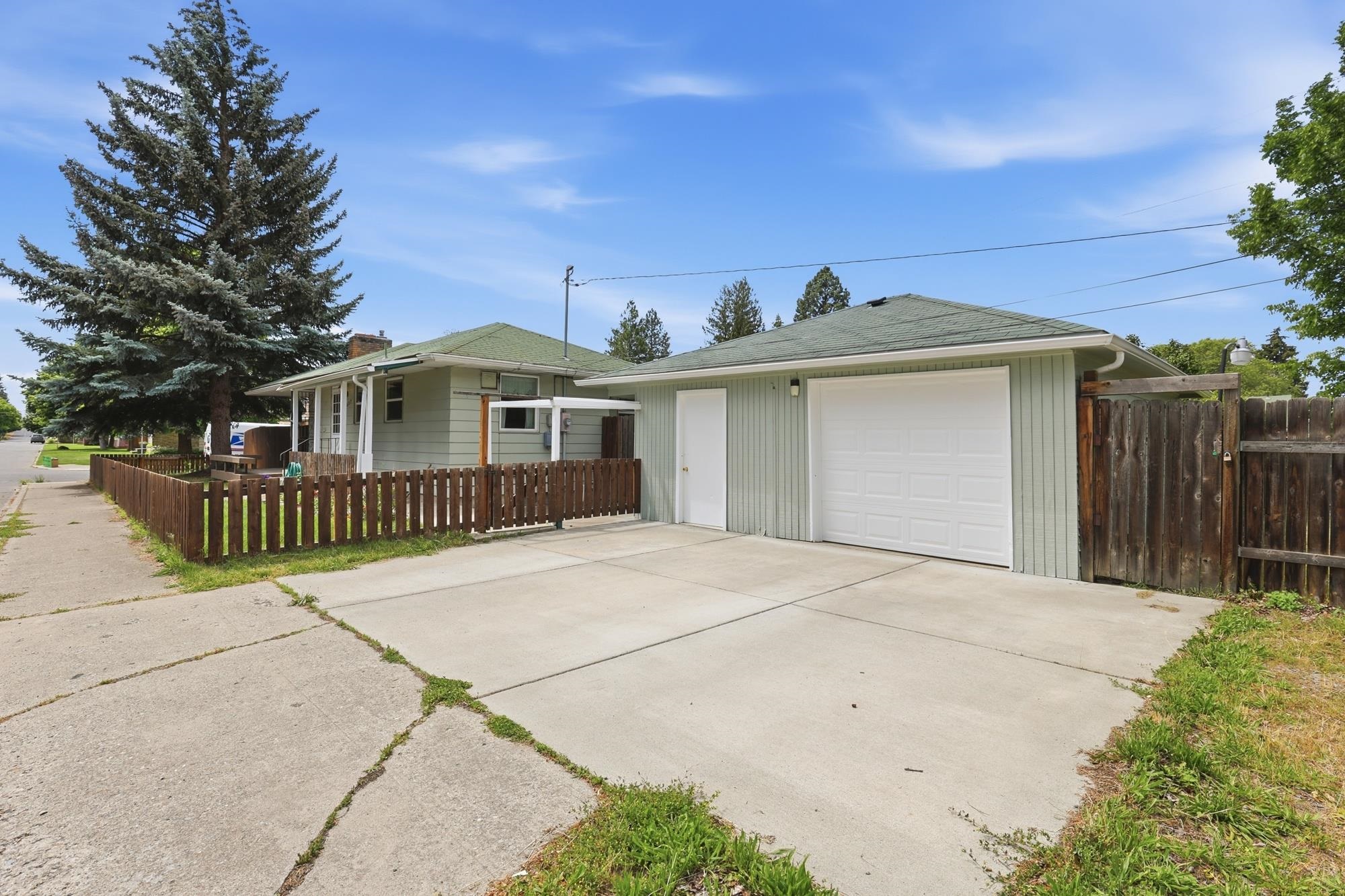 4607 N G St - Photo 30
