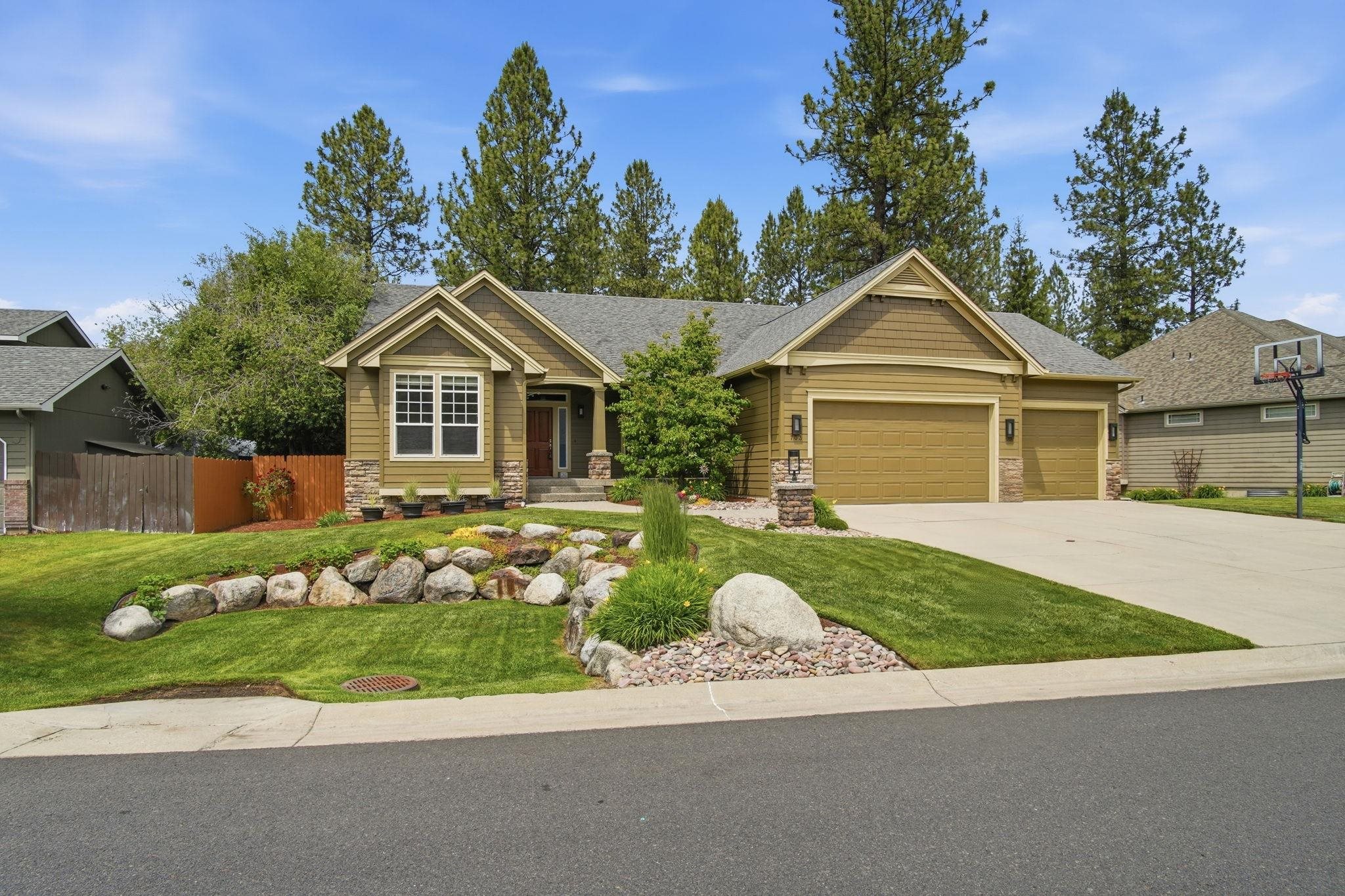 703 E Golden Rd - Photo 2