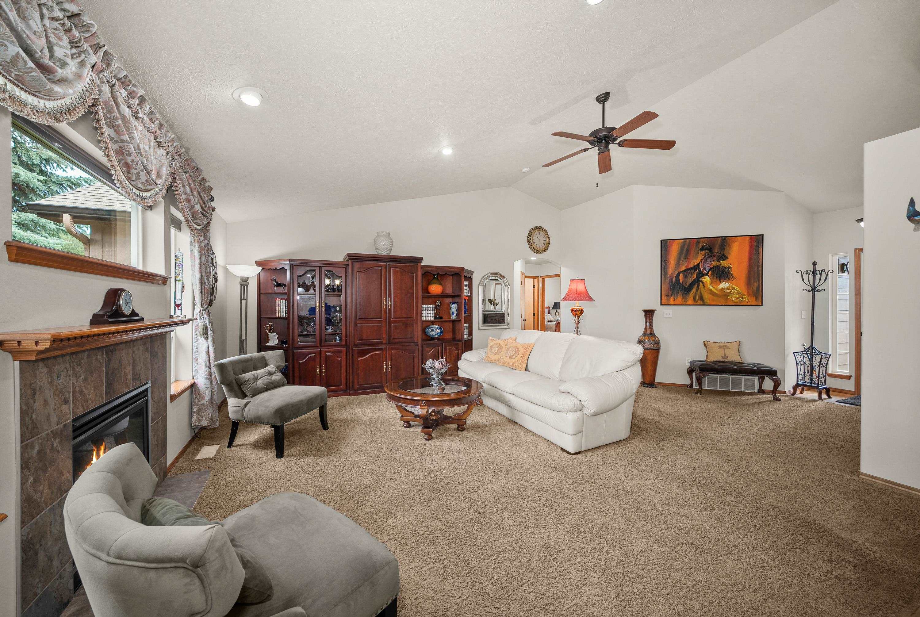 5117 N Stout Ct - Photo 6