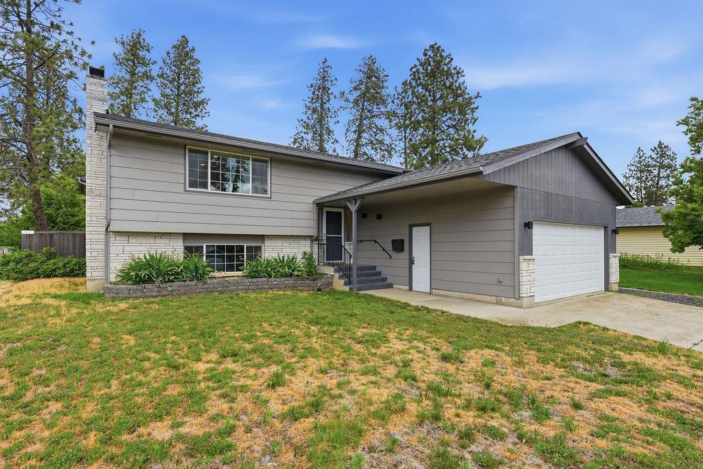 1405 E 35th Ave - Photo 1